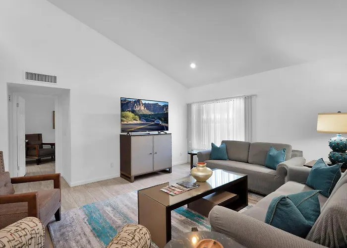 Guest Casita, New Pickleball, Tile Floor Holiday home