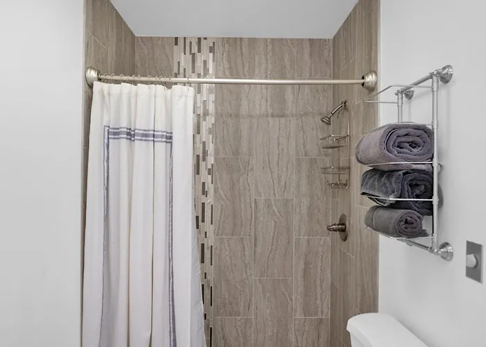 Guest Casita, New Pickleball, Tile Floor Holiday home *